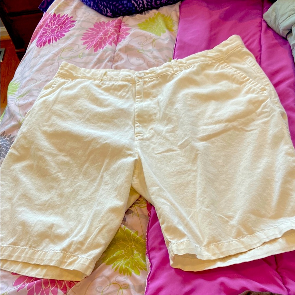 Men’s white cotton shorts